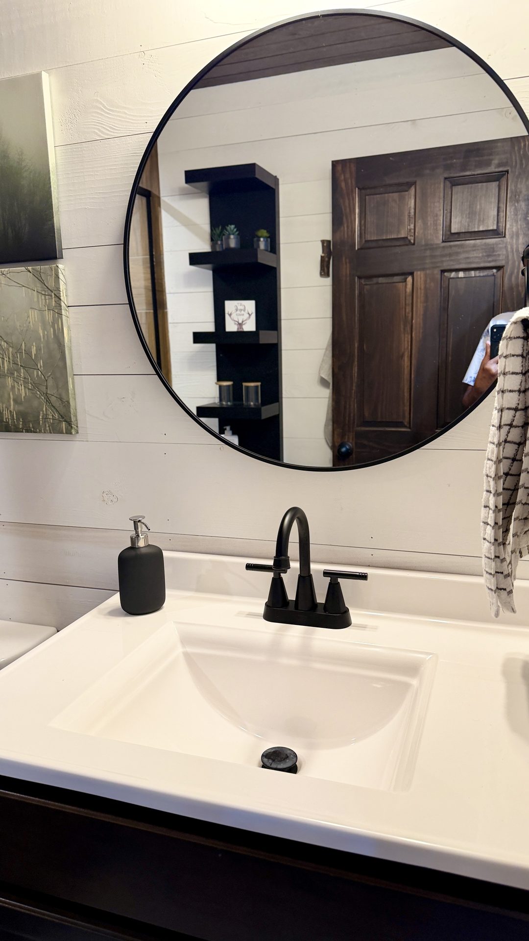 Vanity with round mirror